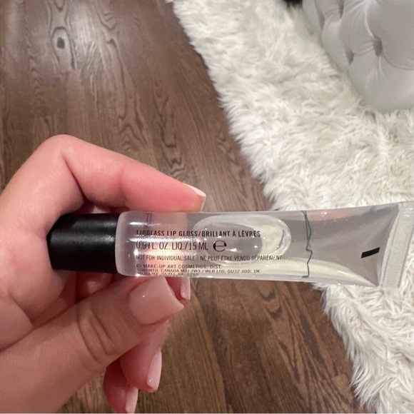 MAC Clear Lipglass Lip Gloss - Picture 3 of 3
